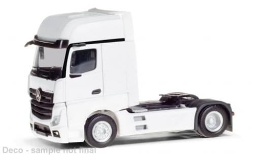 Diecast model cars Mercedes Actros 1/87 Herpa L Gigaspace weiss 1:87 Mercedes Actros 1/87 Herpa L Gigaspace weiss 1:87 diecast model cars