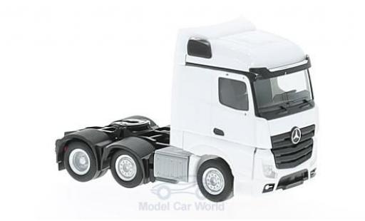 Diecast model cars Mercedes Actros 1/87 Herpa Streamspace 6x2 white 2011 Zugmaschine Mercedes Actros 1/87 Herpa Streamspace 6x2 white 2011 Zugmaschine diecast model cars