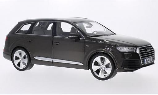 Audi Q7 1/18 Minichamps metallic brown diecast model cars