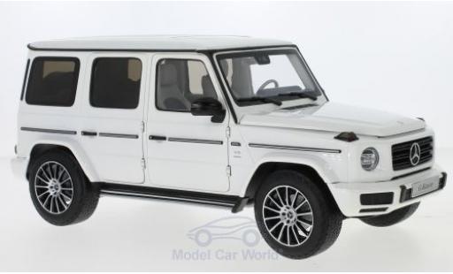 Diecast model cars Mercedes Classe G 1/18 Minichamps (W463) white 2019 40 Jahre Mercedes Classe G 1/18 Minichamps (W463) white 2019 40 Jahre diecast model cars