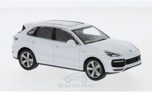 Diecast model cars Porsche Cayenne Turbo S 1/43 Minichamps Turbo S e-hybrid white 2019 Porsche Cayenne Turbo S 1/43 Minichamps Turbo S e-hybrid white 2019 diecast model cars
