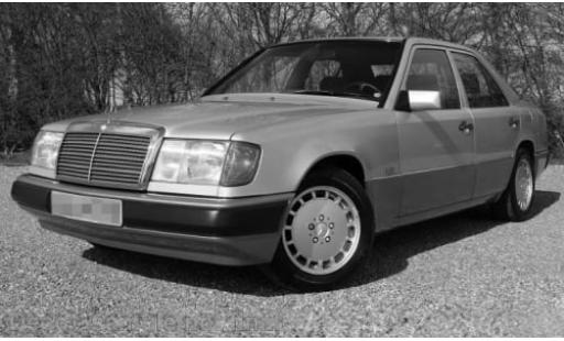 Mercedes 230 1/18 I Norev E (W124) metallise beige 1:18 diecast model cars