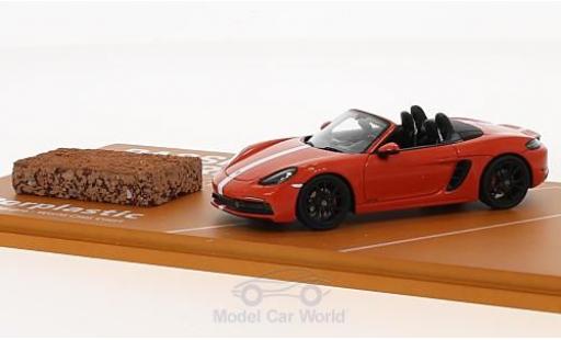 Diecast model cars Porsche Boxster 1/43 Spark 718 GTS orange/white 2018 Tennis Grand Prix mit einem Stück original Tennisboden Porsche Boxster 1/43 Spark 718 GTS orange/white 2018 Tennis Grand Prix mit einem Stück original Tennisboden diecast model cars