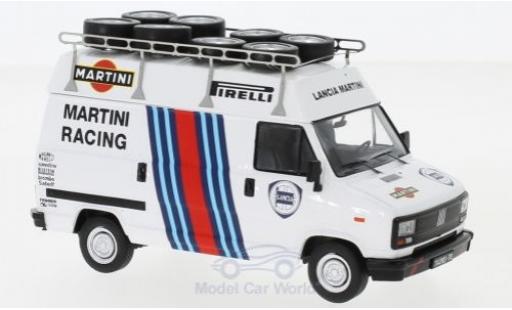 Fiat Ducato 1/43 IXO Lancia Martini Martini Rallye WM 1984 mit Dachträger und Reifen diecast model cars