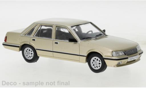 Diecast model cars Opel Senator 1/43 IXO A2 metallise beige clair 1983 Opel Senator 1/43 IXO A2 metallise beige clair 1983 diecast model cars