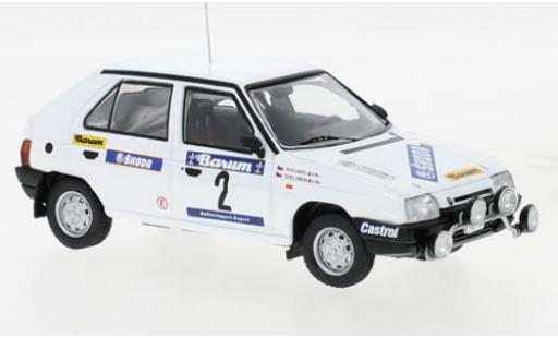 Skoda Favorit 1/43 IXO 136L No.2 Rallye Vala&scaron;ska&aacute; Zima 1989 1:43 diecast model cars