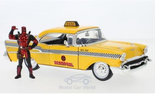 Diecast model cars Chevrolet Bel Air 1957 1/24 Jada Toys yellow Deadpool 1957 mit Figur Chevrolet Bel Air 1957 1/24 Jada Toys yellow Deadpool 1957 mit Figur diecast model cars