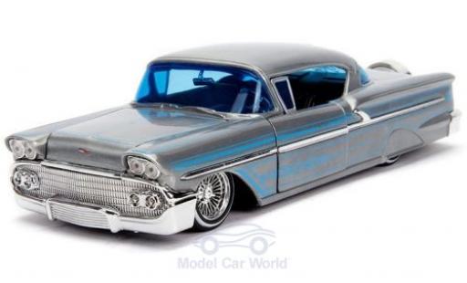 Diecast model cars Chevrolet Impala 1/24 Jada Toys Hardtop grey/blue 1958 Chevrolet Impala 1/24 Jada Toys Hardtop grey/blue 1958 diecast model cars