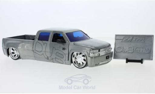 Diecast model cars Chevrolet Silverado 1/24 Jada Toys Dooley grey 1999 Chevrolet Silverado 1/24 Jada Toys Dooley grey 1999 diecast model cars
