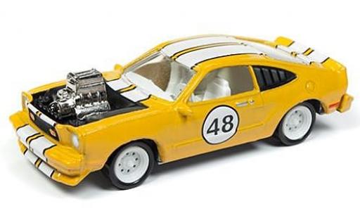 Diecast model cars Ford Mustang 1/64 Johnny Lightning II Cobra metallic yellow/white The Spoilers 1976 tuning sans Vitrine Ford Mustang 1/64 Johnny Lightning II Cobra metallic yellow/white The Spoilers 1976 tuning sans Vitrine diecast model cars