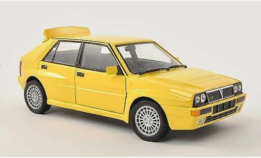 Lancia Delta HF Integrale Evoluzione 1/24 Burago EVO yellow diecast model cars