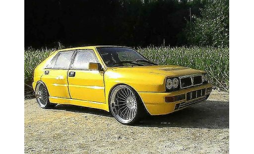 Lancia Delta HF Integrale 1/18 Ricko evolution 2 yellows jantes 19 pouces diecast model cars
