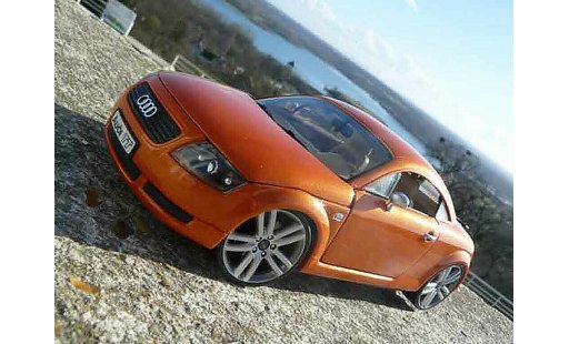 Audi TT coupe 1/18 Revell s-line orange jantes 19 pouces diecast model cars