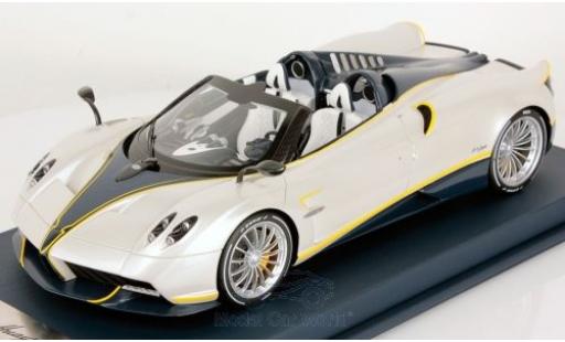 Diecast model cars Pagani Huayra 1/18 Look Smart Roadster white/black 2017 Gyrfalcon Pagani Huayra 1/18 Look Smart Roadster white/black 2017 Gyrfalcon diecast model cars