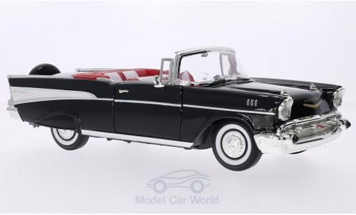 Diecast model cars Chevrolet Bel Air 1957 1/18 Lucky Die Cast Convertible black/white 1957 Chevrolet Bel Air 1957 1/18 Lucky Die Cast Convertible black/white 1957 diecast model cars