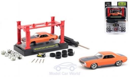 Diecast model cars Chevrolet Camaro RS 1/64 M2 Machines orange/grey Foose 69 1969 Model-Kit Bausatz inklusive 4 Ersatzrädern Chevrolet Camaro RS 1/64 M2 Machines orange/grey Foose 69 1969 Model-Kit Bausatz inklusive 4 Ersatzrädern diecast model cars