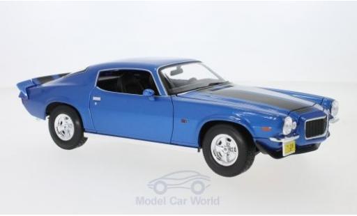 Diecast model cars Chevrolet Camaro 1/18 Maisto Z28 metallic blue/black 1971 Chevrolet Camaro 1/18 Maisto Z28 metallic blue/black 1971 diecast model cars