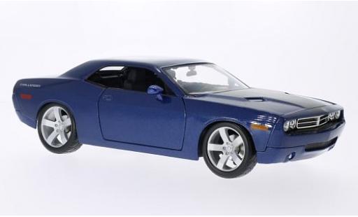 Diecast model cars Dodge Challenger 1/18 Maisto Concept metallic blue/matt-black 2006 Dodge Challenger 1/18 Maisto Concept metallic blue/matt-black 2006 diecast model cars