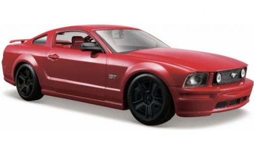 Diecast model cars Ford Mustang 1/24 Maisto GT metallic red 2006 noir jantes Ford Mustang 1/24 Maisto GT metallic red 2006 noir jantes diecast model cars