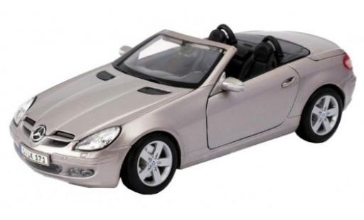 Diecast model cars Mercedes Classe SLK 1/18 Maisto SLK (R171) metallic beige 2009 Mercedes Classe SLK 1/18 Maisto SLK (R171) metallic beige 2009 diecast model cars