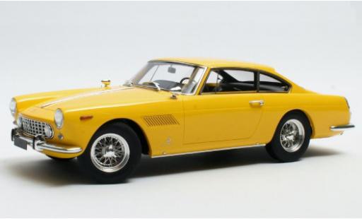 Ferrari 250 1/18 Matrix GTE 2+2 yellow 1960 diecast model cars