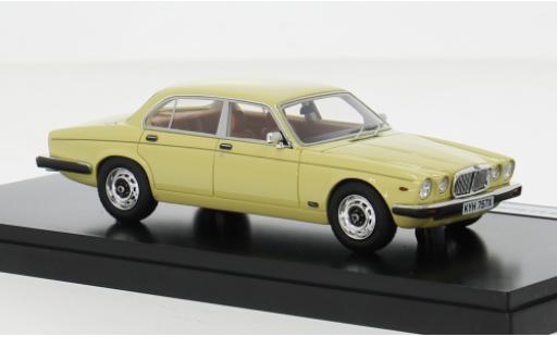 Diecast model cars Jaguar XJ 1/43 Matrix 6 Series III 4.2 beige 1979 1:43 Jaguar XJ 1/43 Matrix 6 Series III 4.2 beige 1979 1:43 diecast model cars