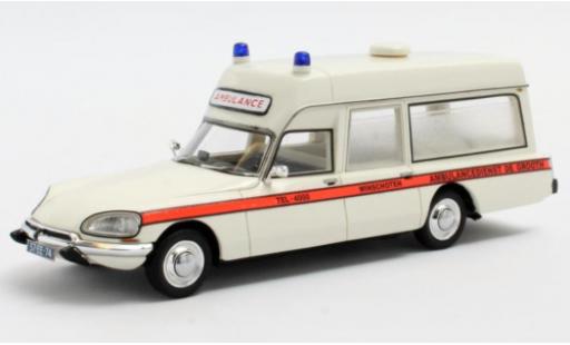 Diecast model cars Citroen DS 1/43 Matrix 23 Visser Ambulance De Grooth Windschoten 1974 Citroen DS 1/43 Matrix 23 Visser Ambulance De Grooth Windschoten 1974 diecast model cars
