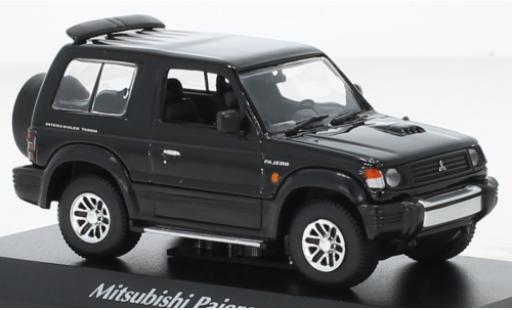 Diecast model cars Mitsubishi Pajero 1/43 Maxichamps SWB black 1991 Mitsubishi Pajero 1/43 Maxichamps SWB black 1991 diecast model cars
