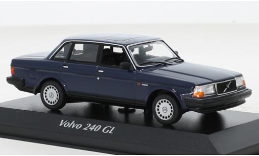 Diecast model cars Volvo 240 1/43 Maxichamps GL blue 1986 Volvo 240 1/43 Maxichamps GL blue 1986 diecast model cars
