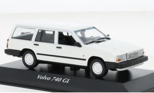 Diecast model cars Volvo 740 1/43 Maxichamps Break white 1986 Volvo 740 1/43 Maxichamps Break white 1986 diecast model cars