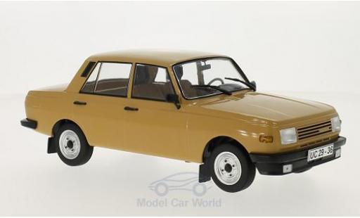 Wartburg 353 1/18 MCG brown 1985 Türen und Hauben geschlossen diecast model cars