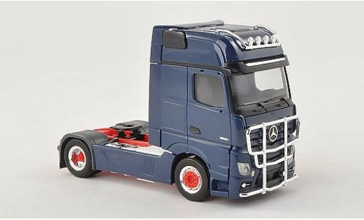 Mercedes Actros Gigaspace 1/87 Herpa 11 Giga ZM blue with Lampenbugel and Rammschutz diecast model cars