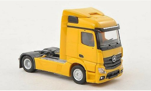 Mercedes Actros Streamspace 1/87 Herpa 11 yellow Zugmaschine diecast model cars