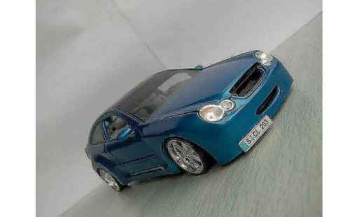 Mercedes Classe C Base 1/18 Maisto compact kompressor diecast model cars