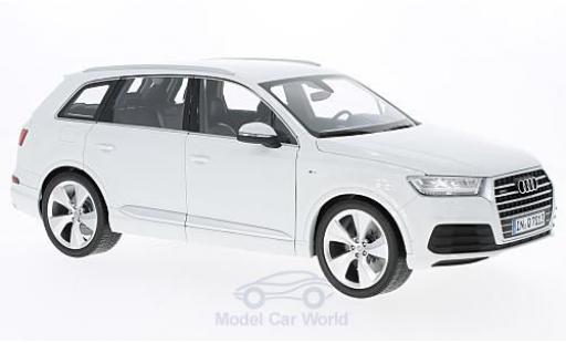Audi Q7 1/18 Minichamps white 2015 diecast model cars