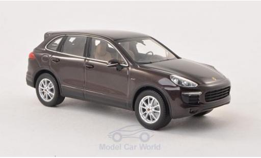 Diecast model cars Porsche Cayenne 1/43 Minichamps metallic brown 2014 Diesel (92A) Porsche Cayenne 1/43 Minichamps metallic brown 2014 Diesel (92A) diecast model cars