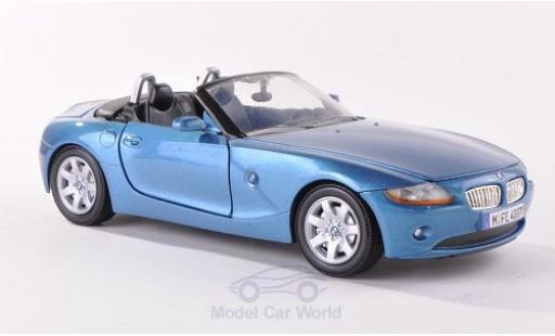 Diecast model cars Bmw Z4 E85 1/24 Motormax (E85) metallic blue 2003 Verdeck geöffnet Bmw Z4 E85 1/24 Motormax (E85) metallic blue 2003 Verdeck geöffnet diecast model cars