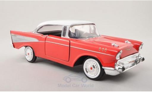 Diecast model cars Chevrolet Bel Air 1957 1/24 Motormax Hardtop red/white 1957 Chevrolet Bel Air 1957 1/24 Motormax Hardtop red/white 1957 diecast model cars