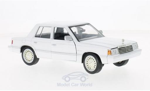 Dodge Aries 1/24 Motormax K white 1982 diecast model cars