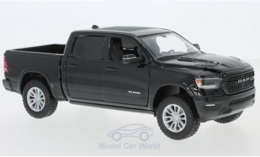 Diecast model cars Dodge RAM 1/24 Motormax 1500 Crew Cab Laramie black 2019 Dodge RAM 1/24 Motormax 1500 Crew Cab Laramie black 2019 diecast model cars