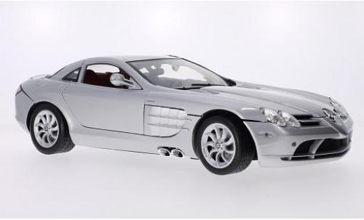 Diecast model cars Mercedes CLA 1/12 Motormax McLaren SLR grey Mercedes CLA 1/12 Motormax McLaren SLR grey diecast model cars