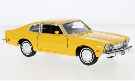 Ford Maverick 1/24 Motormax yellow 1974 diecast model cars