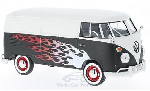 Volkswagen T1 A 1/24 Motormax matt-white/matt-black Custom Garage diecast model cars