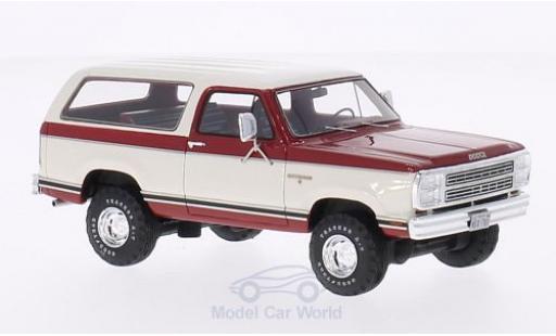 Diecast model cars Dodge RAM 1/43 Neo Ramcharger red/white 1979 Dodge RAM 1/43 Neo Ramcharger red/white 1979 diecast model cars