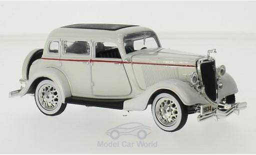 Diecast model cars Ford Deluxe 1/18 New Ray or 1934 Ford Deluxe 1/18 New Ray or 1934 diecast model cars