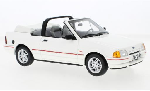 Diecast model cars Ford Escort 1/18 Ottomobile MK IV XR3i cabriolet white 1986 Ford Escort 1/18 Ottomobile MK IV XR3i cabriolet white 1986 diecast model cars