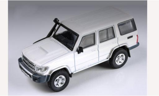 Diecast model cars Toyota Land Cruiser 1/64 Para64 76 white Toyota Land Cruiser 1/64 Para64 76 white diecast model cars