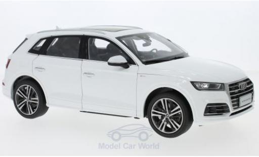 Audi Q5 1/18 Paudi L white 2018 diecast model cars