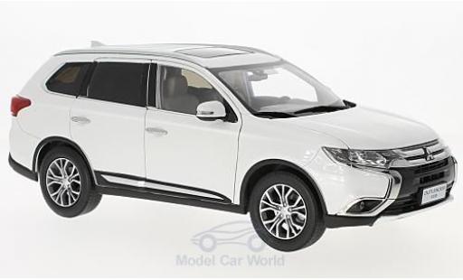 Diecast model cars Mitsubishi Outlander 1/18 Paudi white 2016 Mitsubishi Outlander 1/18 Paudi white 2016 diecast model cars