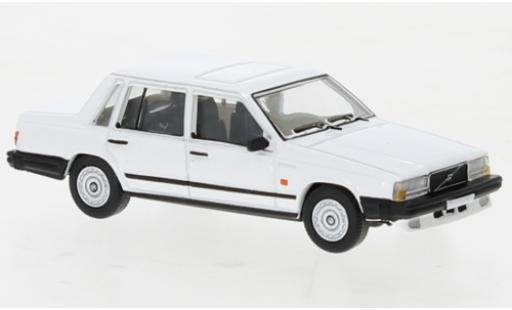 Volvo 740 1/87 PCX87 white 1984 diecast model cars